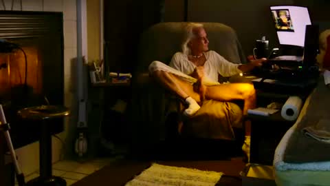 PINK HOLE TWINK online show from February 11, 5:05 am