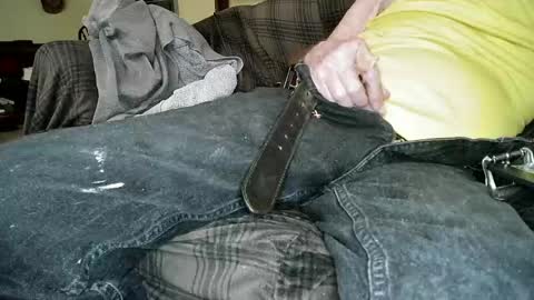 Snapshot of rico_y_suave_4u chatting on April 28, 12:31 am Easy if yun are good see my pics online show from April 28, 12:31 am