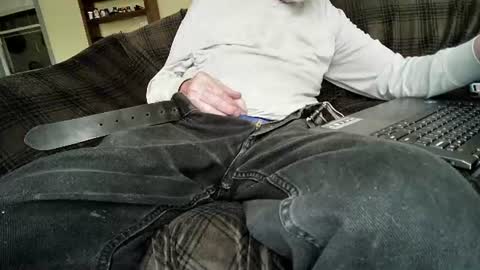 Snapshot of rico_y_suave_4u chatting on June 27, 2:38 am Easy if yun are good see my pics online show from June 27, 2:38 am