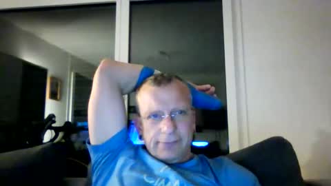 Snapshot of ricogumpi chatting on May 7, 7:08 pm ricogumpi online show from May 7, 7:08 pm
