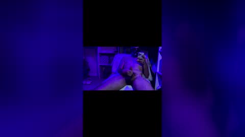 Snapshot of ricos2sexy chatting on December 14, 11:09 pm Rico 2 Sexxxy online show from December 14, 11:09 pm