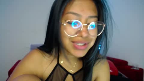Snapshot of ricura_mily chatting on February 1, 4:35 am milena online show from February 1, 4:35 am