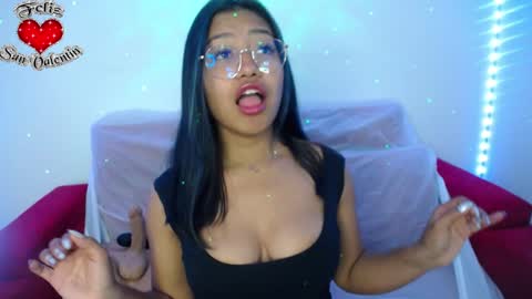 Snapshot of ricura_mily chatting on February 8, 3:30 am milena online show from February 8, 3:30 am