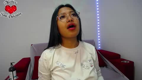 Snapshot of ricura_mily chatting on February 11, 1:20 am milena online show from February 11, 1:20 am