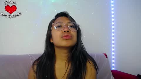 Snapshot of ricura_mily chatting on February 23, 4:50 am milena online show from February 23, 4:50 am