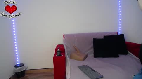 Snapshot of ricura_mily chatting on March 2, 1:47 am milena online show from March 2, 1:47 am