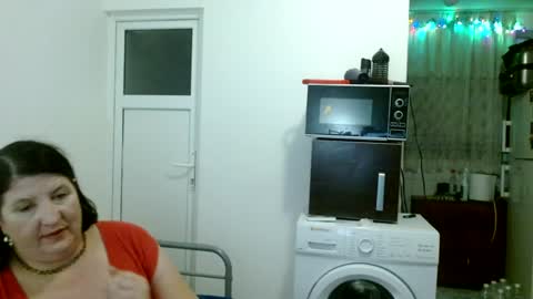 Snapshot of ridemerafsuzana chatting on December 4, 6:39 pm Ridemeraf online show from December 4, 6:39 pm