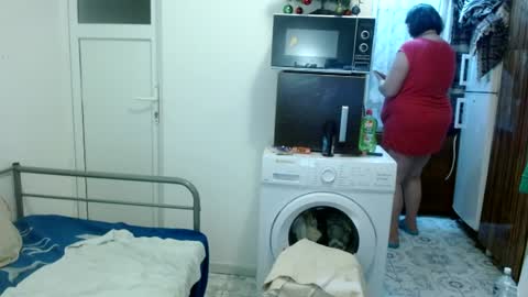 Snapshot of ridemerafsuzana chatting on December 14, 4:42 pm Ridemeraf online show from December 14, 4:42 pm