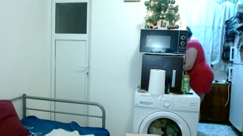 Snapshot of ridemerafsuzana chatting on December 15, 3:09 pm Ridemeraf online show from December 15, 3:09 pm