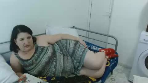 Snapshot of ridemerafsuzana chatting on January 6, 7:13 pm Ridemeraf online show from January 6, 7:13 pm