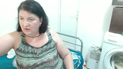 Snapshot of ridemerafsuzana chatting on October 8, 9:29 am Ridemeraf online show from October 8, 9:29 am