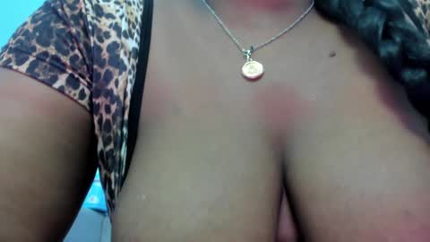 Snapshot of rihanna_abiodun chatting on December 24, 1:06 am Rihanna Abiodun online show from December 24, 1:06 am