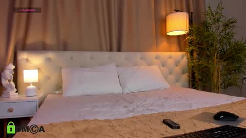 Snapshot of rihanna_walker chatting on October 12, 1:48 am rihanna_walker online show from October 12, 1:48 am