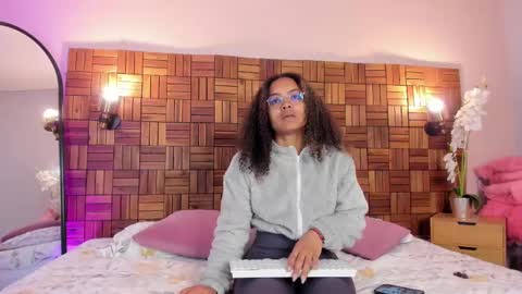 Sara online show from February 11, 10:04 am