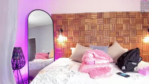 Sara online show from March 10, 10:04 am