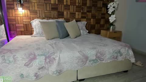 Sara online show from October 6, 10:02 am