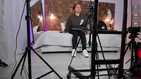 Sara online show from November 19, 10:04 am