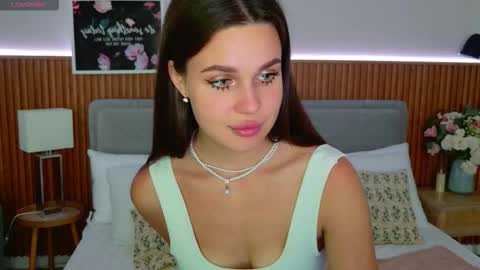 Rihanna online show from September 9, 6:18 pm