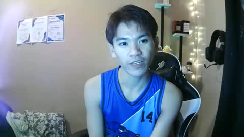 Snapshot of riiichie12 chatting on February 22, 3:43 pm riiichie12 online show from February 22, 3:43 pm