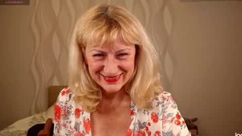 Riley online show from October 11, 5:33 pm