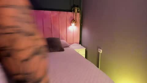 Snapshot of riley_bensongh chatting on May 5, 10:07 pm Riley online show from May 5, 10:07 pm