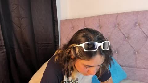 Snapshot of riley_colors chatting on January 29, 11:46 pm Riley online show from January 29, 11:46 pm