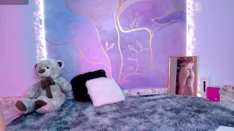Snapshot of riley_skye_ chatting on May 2, 6:57 pm RAILEY online show from May 2, 6:57 pm