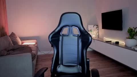 rileymee online show from March 12, 4:07 am