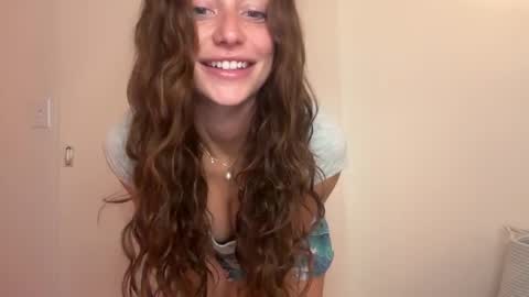 Snapshot of rileysmitheree chatting on May 30, 7:00 pm Riley online show from May 30, 7:00 pm