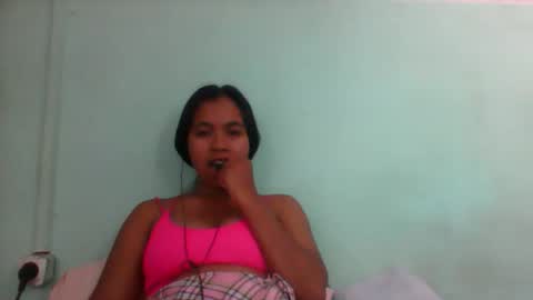 Snapshot of rinah856024 chatting on October 29, 7:21 am rinah856024 online show from October 29, 7:21 am