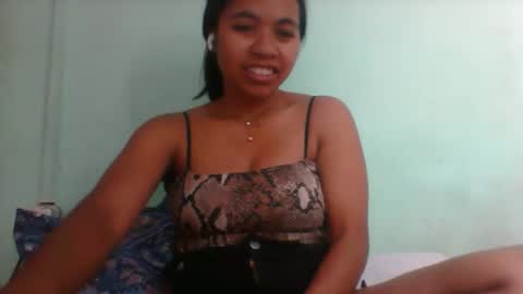 Snapshot of rinah856024 chatting on November 19, 7:14 pm rinah856024 online show from November 19, 7:14 pm