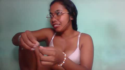 Snapshot of rinah856024 chatting on May 3, 4:57 pm rinah856024 online show from May 3, 4:57 pm