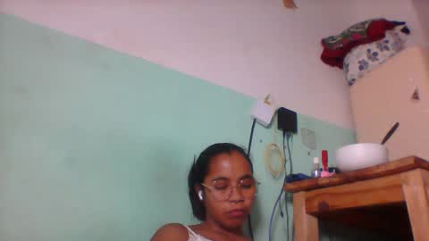 Snapshot of rinah856024 chatting on May 6, 7:41 pm rinah856024 online show from May 6, 7:41 pm
