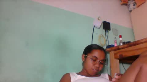 Snapshot of rinah856024 chatting on May 10, 6:35 pm rinah856024 online show from May 10, 6:35 pm