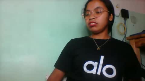 Snapshot of rinah856024 chatting on June 3, 2:33 pm rinah856024 online show from June 3, 2:33 pm