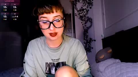 Snapshot of riri_rich chatting on January 16, 6:35 am Rita online show from January 16, 6:35 am