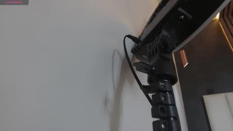 RIRI  online show from February 1, 12:04 pm