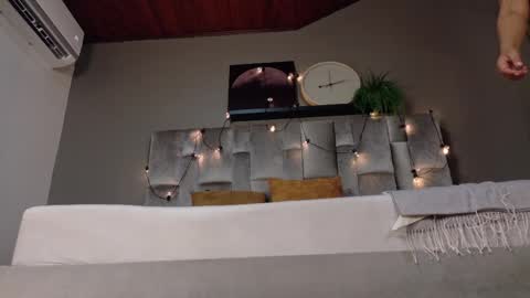 RIRI  online show from April 13, 7:41 pm