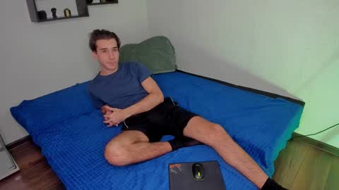 Snapshot of rishu_ chatting on January 7, 10:43 am VAnitas online show from January 7, 10:43 am