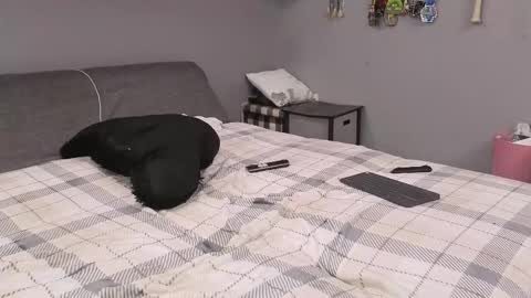 risingphoenix980 online show from December 23, 5:27 am