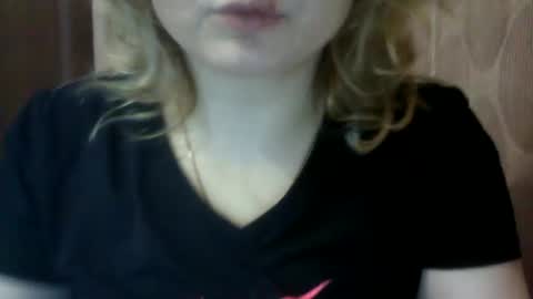 Snapshot of riveramaureen chatting on December 16, 11:12 am RiveraMaureen online show from December 16, 11:12 am