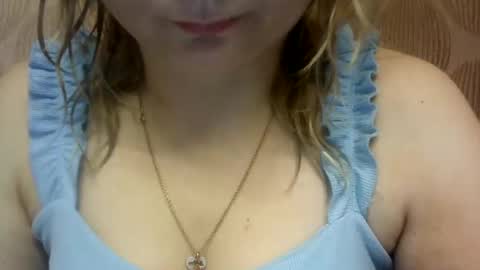 Snapshot of riveramaureen chatting on December 21, 7:16 pm RiveraMaureen online show from December 21, 7:16 pm