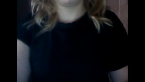 Snapshot of riveramaureen chatting on February 19, 6:22 am RiveraMaureen online show from February 19, 6:22 am