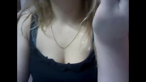 Snapshot of riveramaureen chatting on November 25, 11:32 am RiveraMaureen online show from November 25, 11:32 am