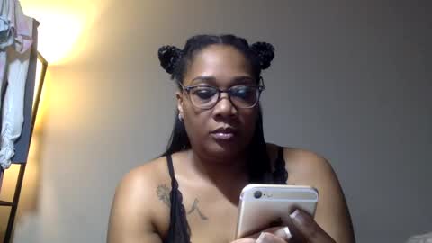 Snapshot of riversaint chatting on December 16, 11:39 pm River Saint online show from December 16, 11:39 pm