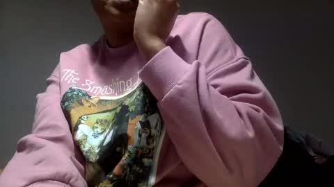 Snapshot of riversaint chatting on December 23, 8:33 am River Saint online show from December 23, 8:33 am