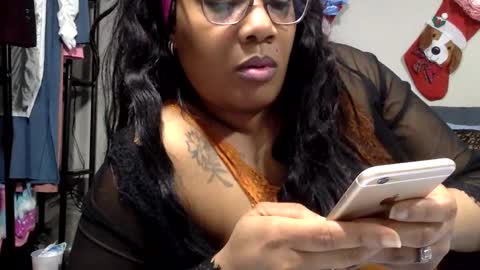 Snapshot of riversaint chatting on December 28, 1:59 pm River Saint online show from December 28, 1:59 pm