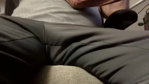 Snapshot of riverskarltc chatting on October 8, 2:42 am RiverskarlTC online show from October 8, 2:42 am