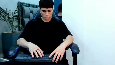 Roan Birkin online show from November 19, 7:58 pm