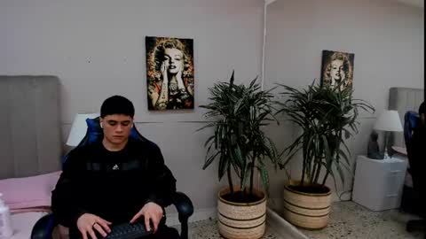 Roan Birkin online show from June 9, 7:14 pm